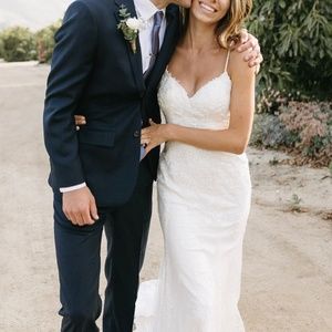 Stunning size 4 Maggie Sottero Wedding Dress